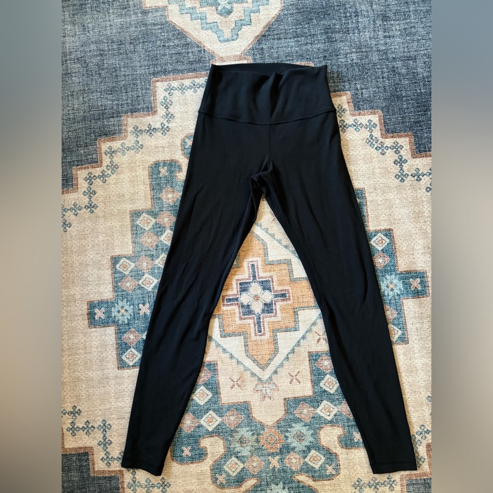 EUC Lululemon Align Sz 6 Regular Black